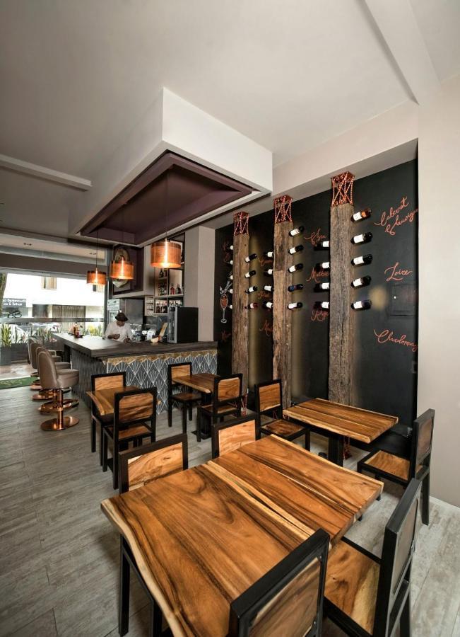 Albura Hotel Pereira Bagian luar foto